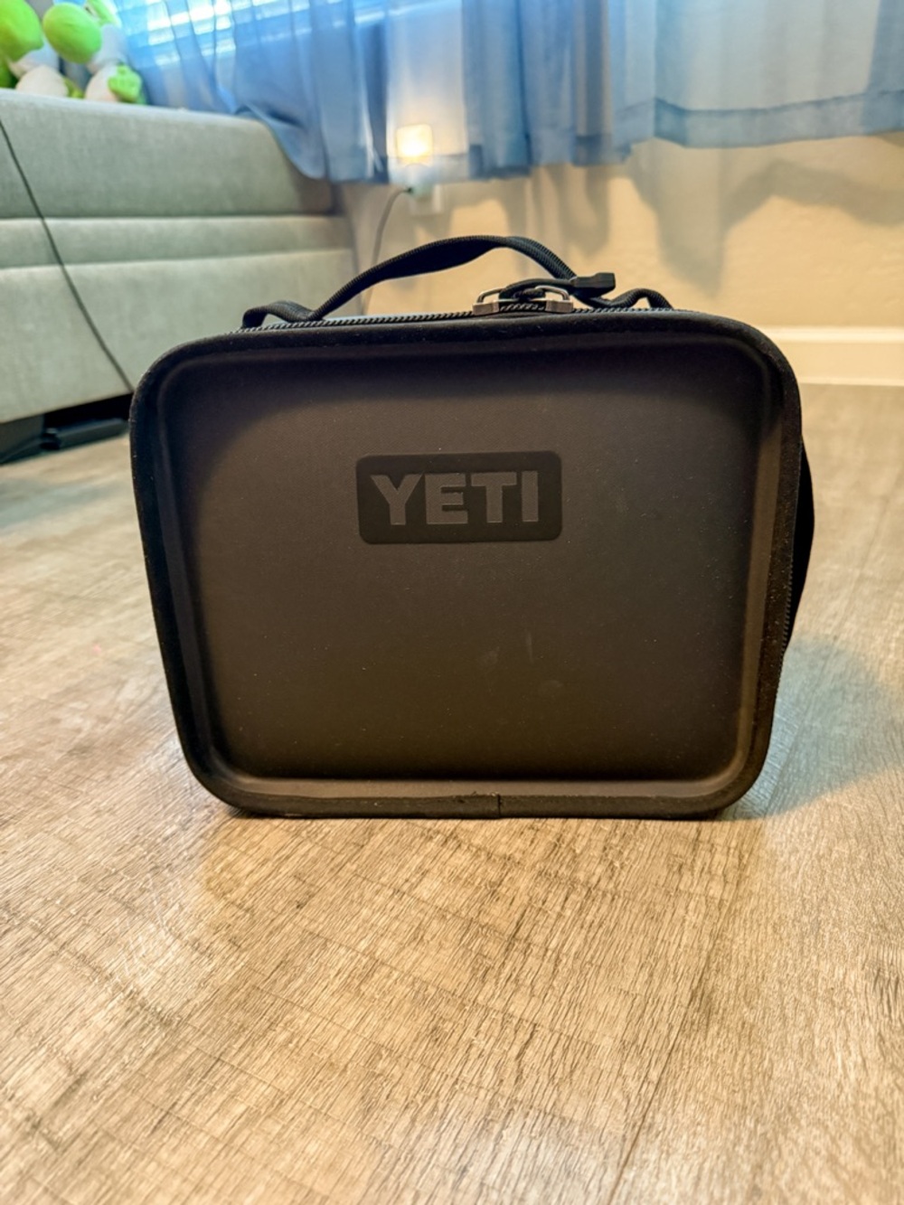 Yeti Charcoal DayTrip Lunch Box: 5L